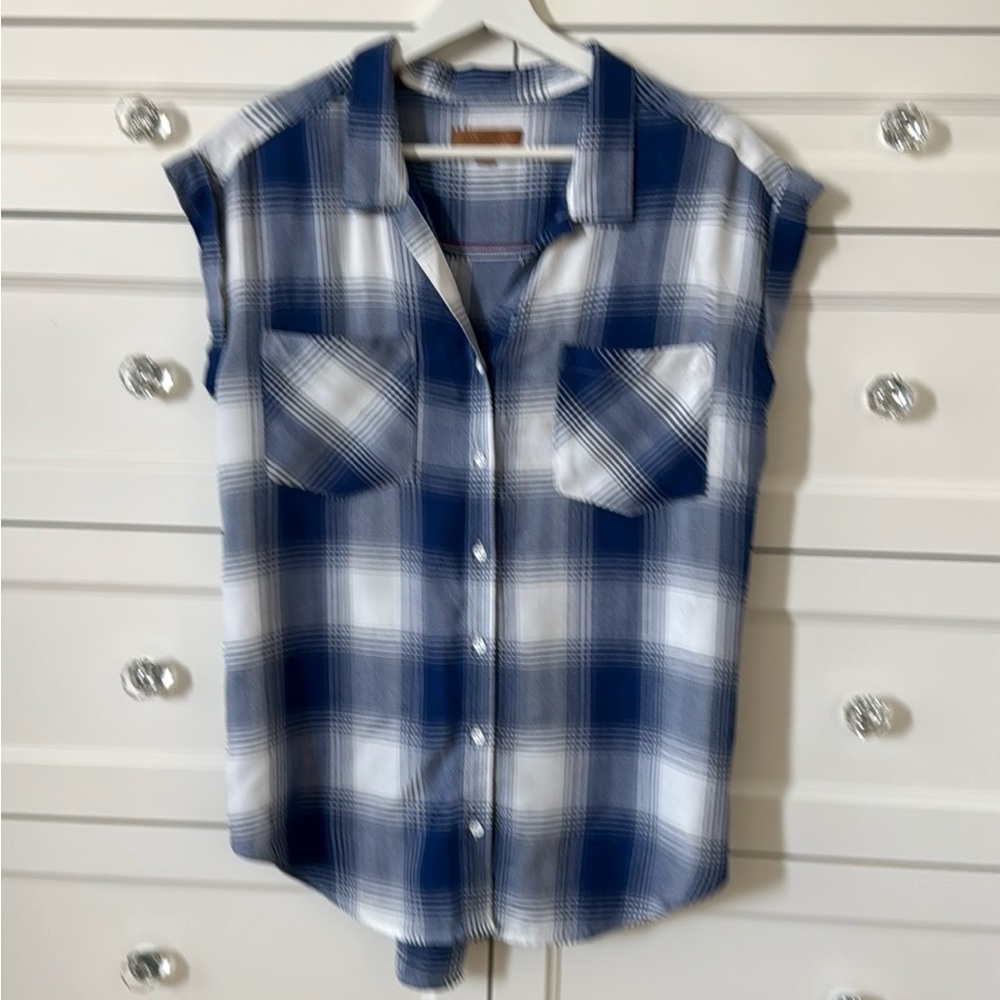 ZACHS GIRLFRIEND NAVY/WHITE PLAID BUTTON UP, ROLLED SLEEVES, SIZE SMALL (ROOMY)